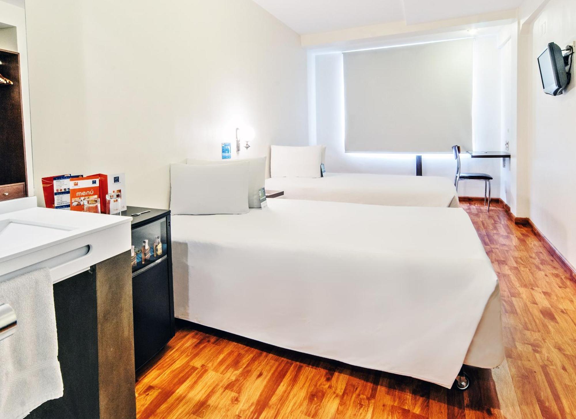 Hotel Lp Columbus Ла Пас Екстериор снимка